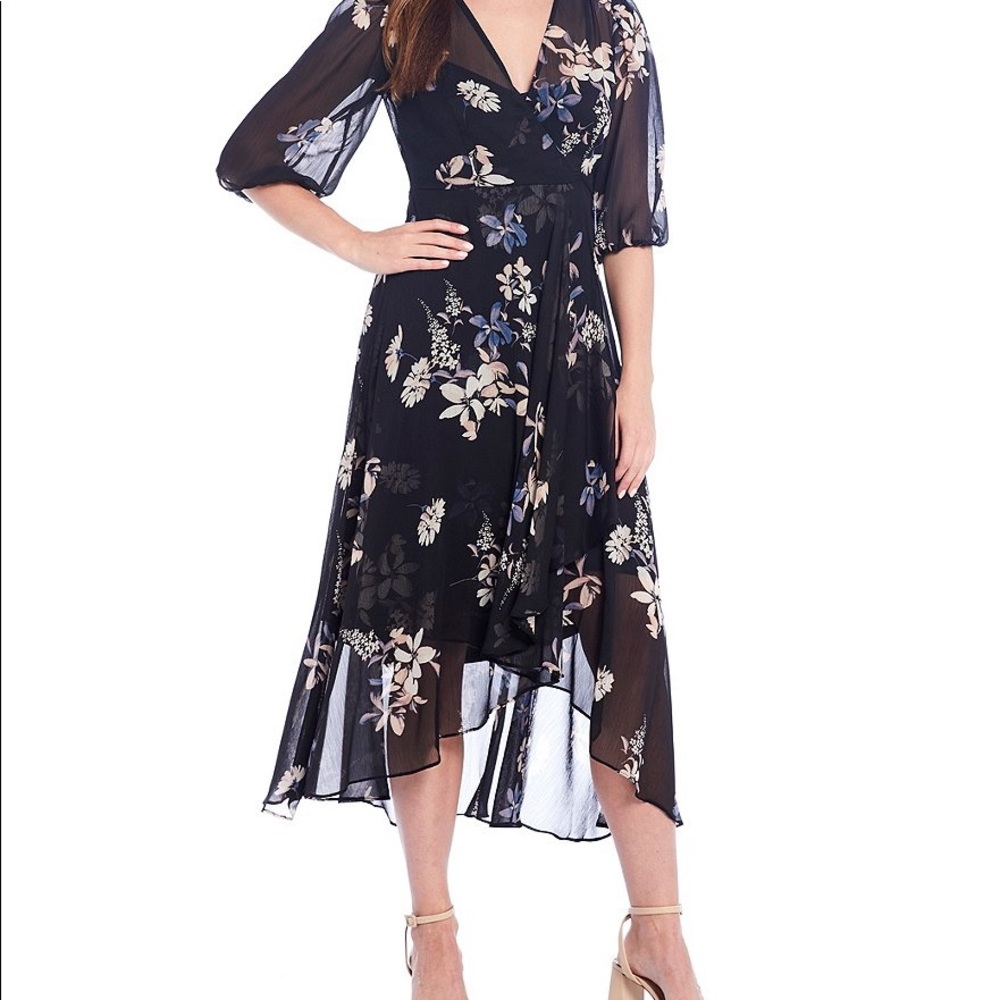 CALVIN KLEIN FLORAL WRAP V-NECK